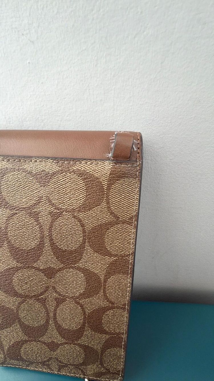 Coach Phone Crossbody In Signature Canvas damaged image 2