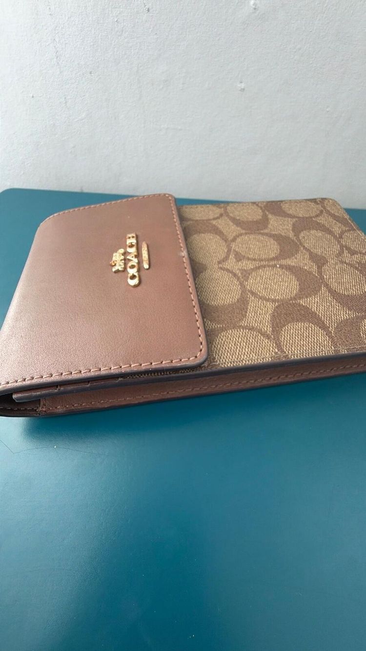 Coach Phone Crossbody In Signature Canvas damaged image 8