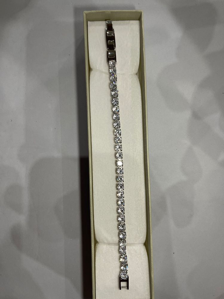 Other Silver-Tone Bracelet With Clear Stones product image