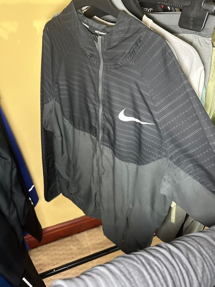 Nike Black And Grey Hooded Jacket