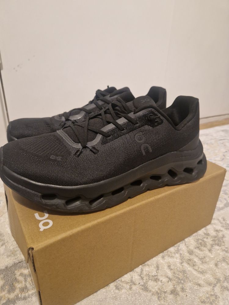 On Running cloutilt black Shoes image 3