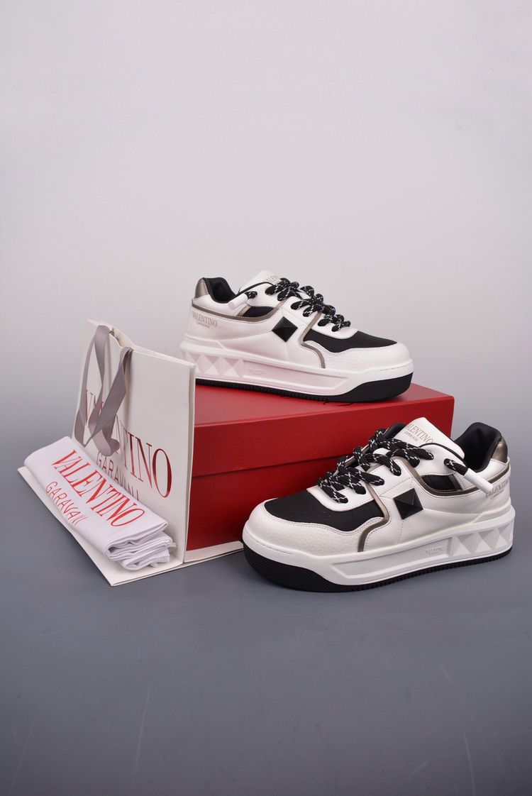 Valentino Valentino Garavani Sneakers product image
