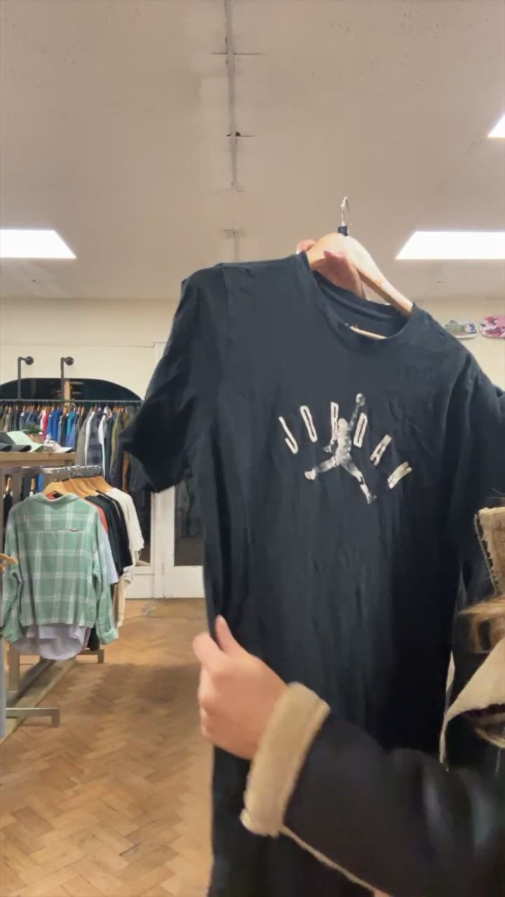 jordan tee m light marks 