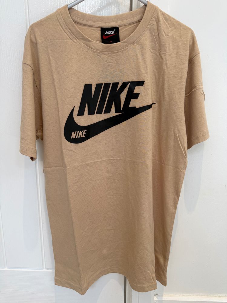 Nike Beige T-Shirt - Factory Seconds