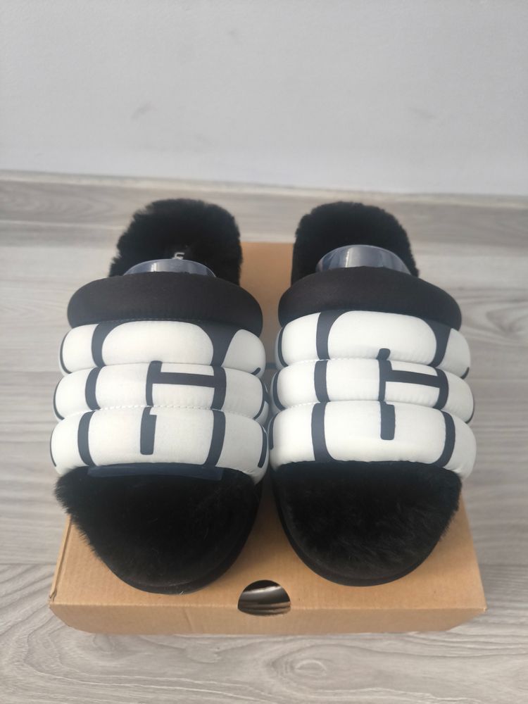 Czarne damskie Klapki UGG ocieplane wysoka podeszwa Ugg Black And White Slide Sandals
