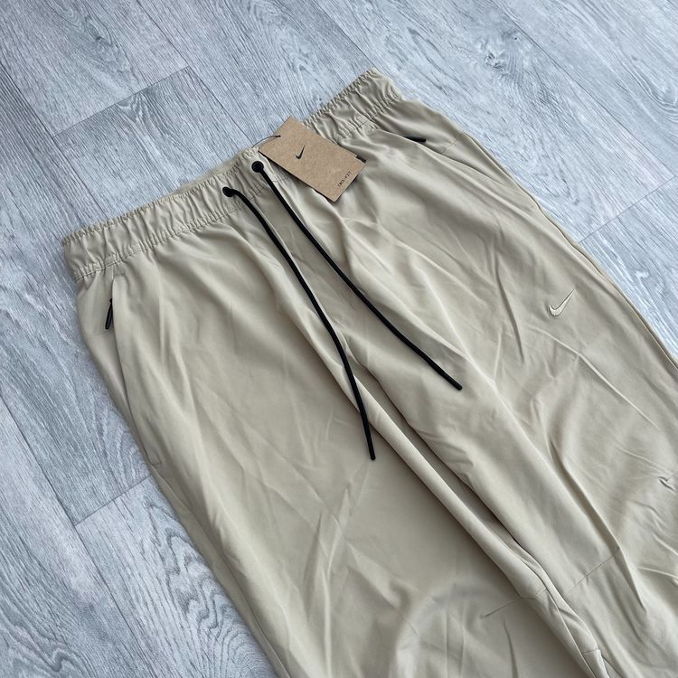Immagine di Nike Dri Fit Unlimited Versatile Cargo Track Pants Bottoms - Beige [FB7548-251] 3
