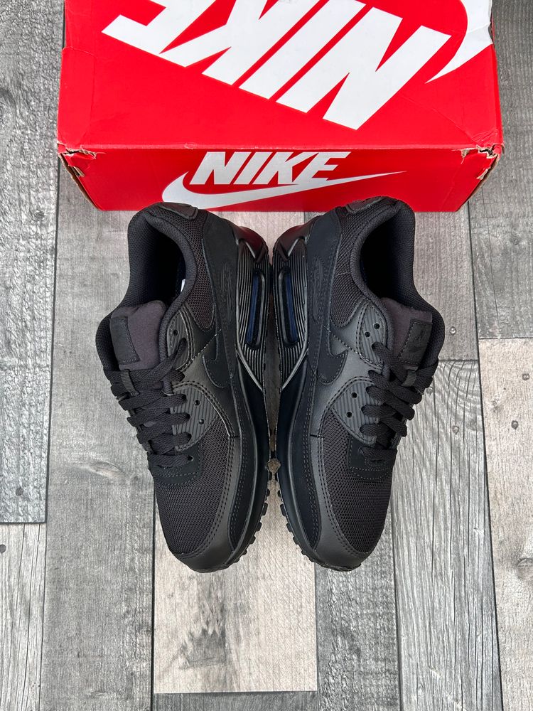 Nike Air Max 90 Trainers - ‘Triple Black’ - Size UK 7  4