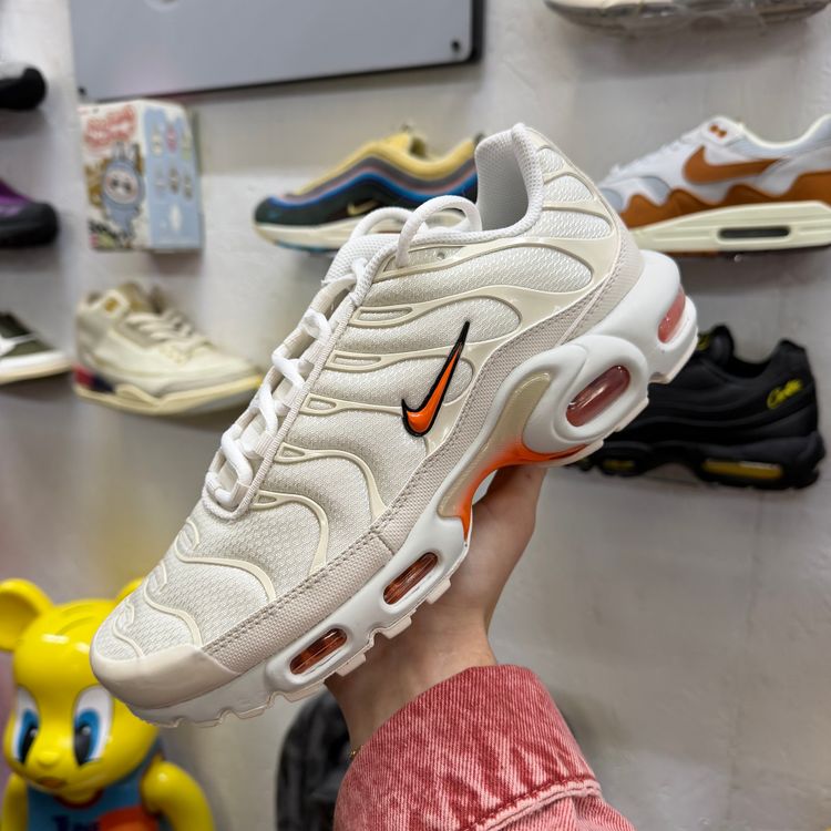 UK 7.5 Nike Air Max Plus TN Phantom Safety Orange (Brand New)