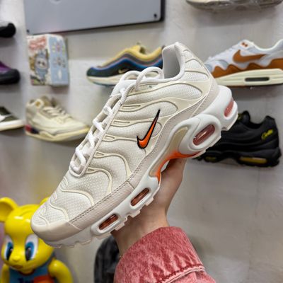 UK 7.5 Nike Air Max Plus TN Phantom Safety Orange (Brand New)