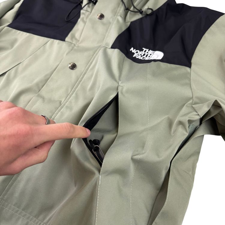 Immagine di The North Face 1990 Gore-Tex Hooded Outdoor Jacket Tumbleweed Green 10