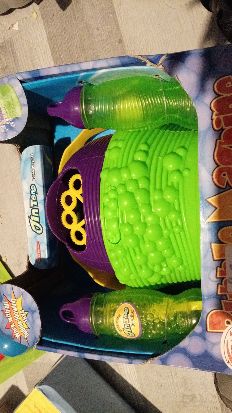 Hot Toys Green And Purple Toy Set With Bottles product image