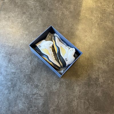 Jordan 5 Retro A Ma Maniére Dawn Taglia 44 (Usato)