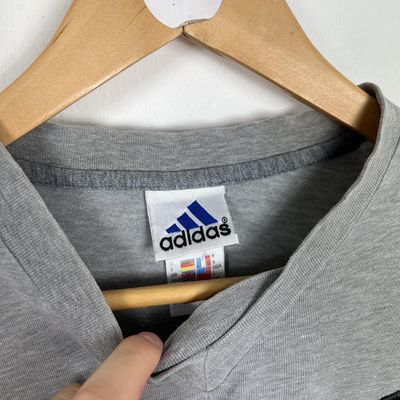 Vintage adidas t shirt XL 4