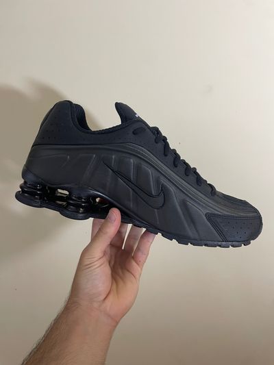 Nike Shox R4