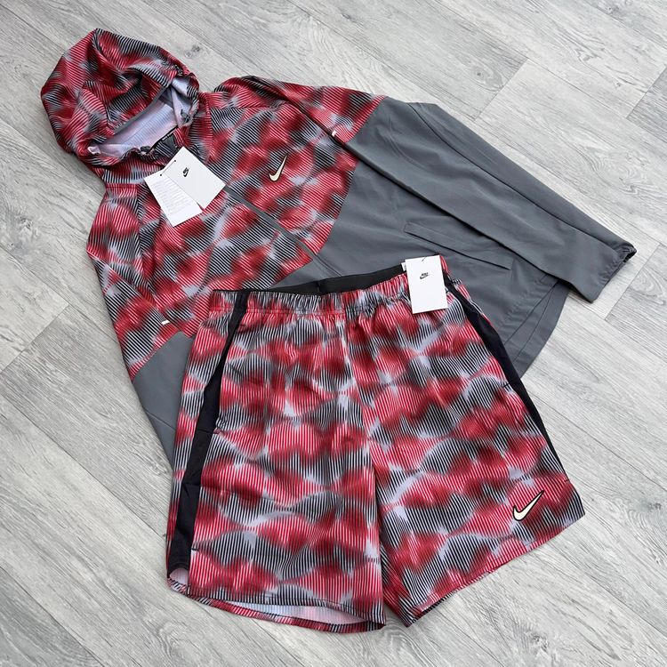 Immagine di Nike Festival Miler Zip Windbreaker Jacket and 7" Challenger Shorts Set - Red/Grey 2