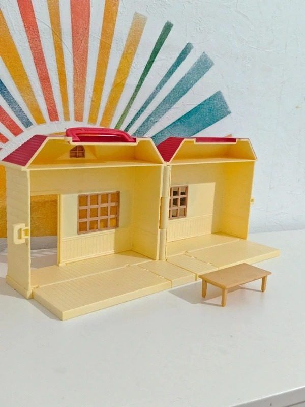 Plastic Toy House With Table image 4