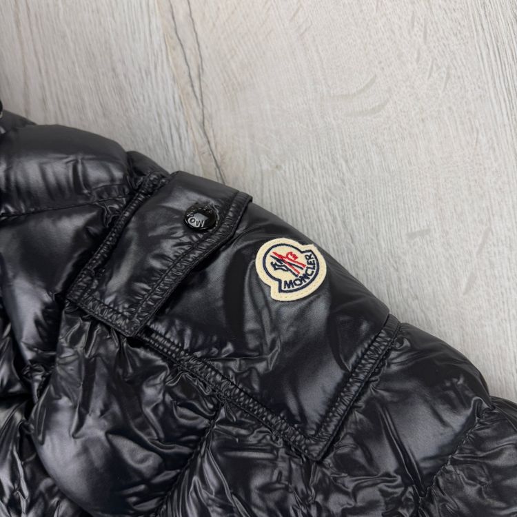 Moncler Men’s Black Maya Down Jacket obraz 9