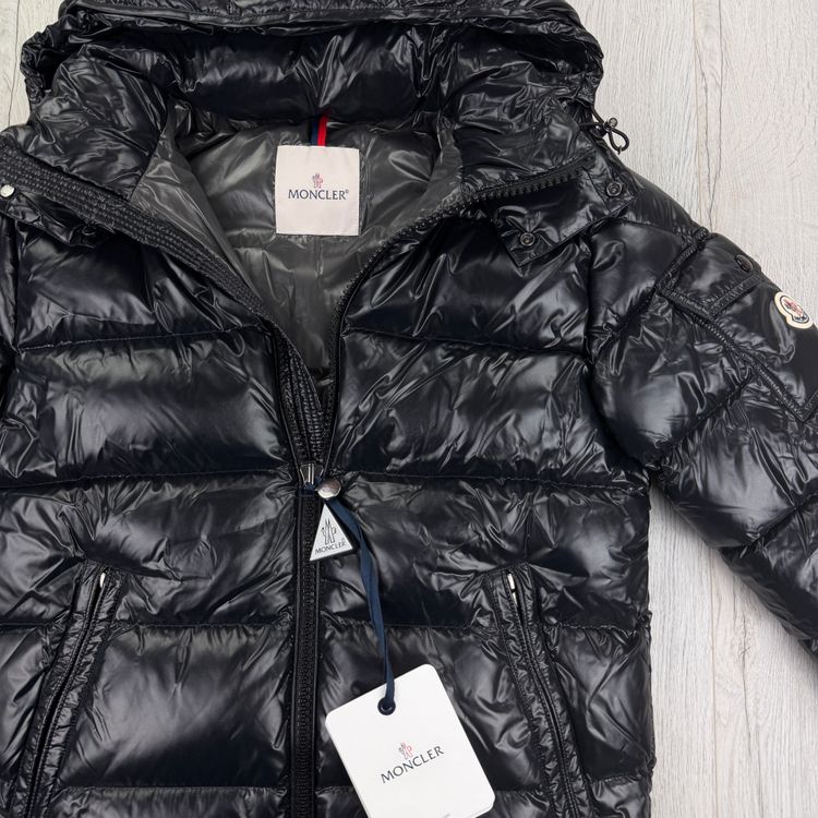Moncler Men’s Black Maya Down Jacket obraz 2