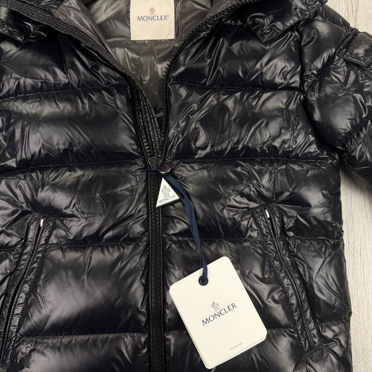 Moncler Men’s Black Maya Down Jacket obraz 6