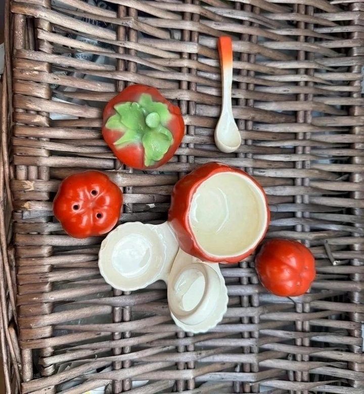 Ceramic Tomato-Shaped Condiment Set With Spoon image 3