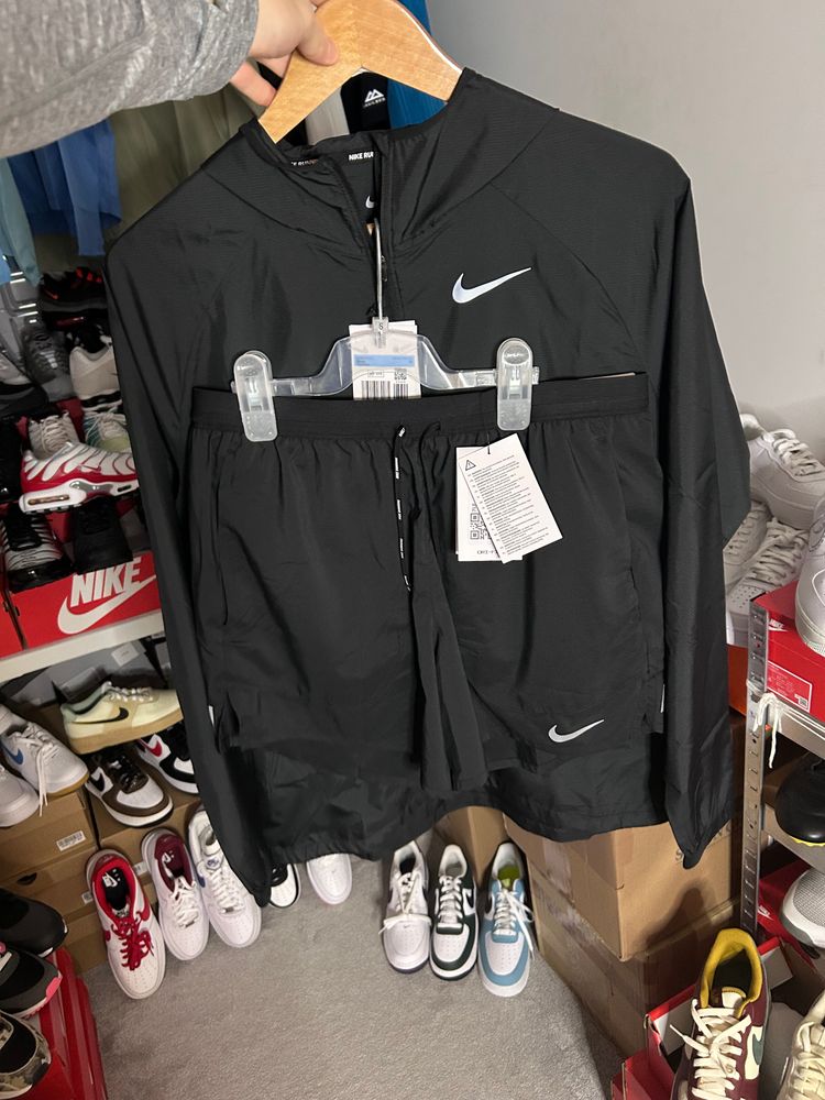 Nike MILER WINDBREAKER SET 