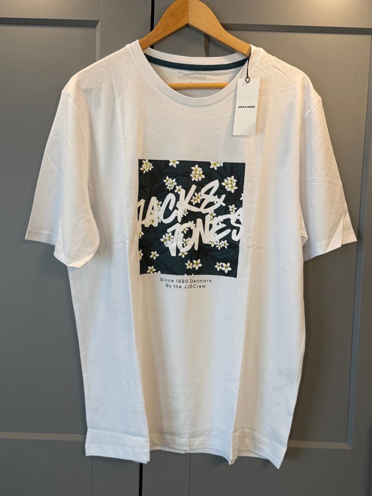 Jack & Jones Jack & Jones Jhawaii Shape Tee SS Crew Neck product image