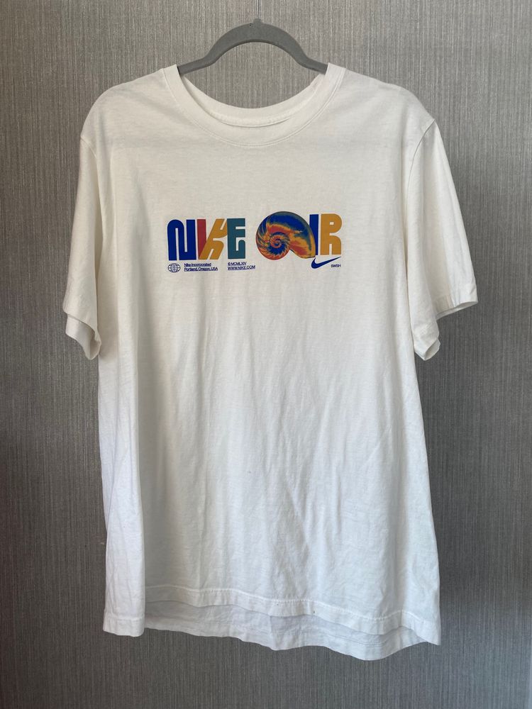 Nike White Graphic T-Shirt