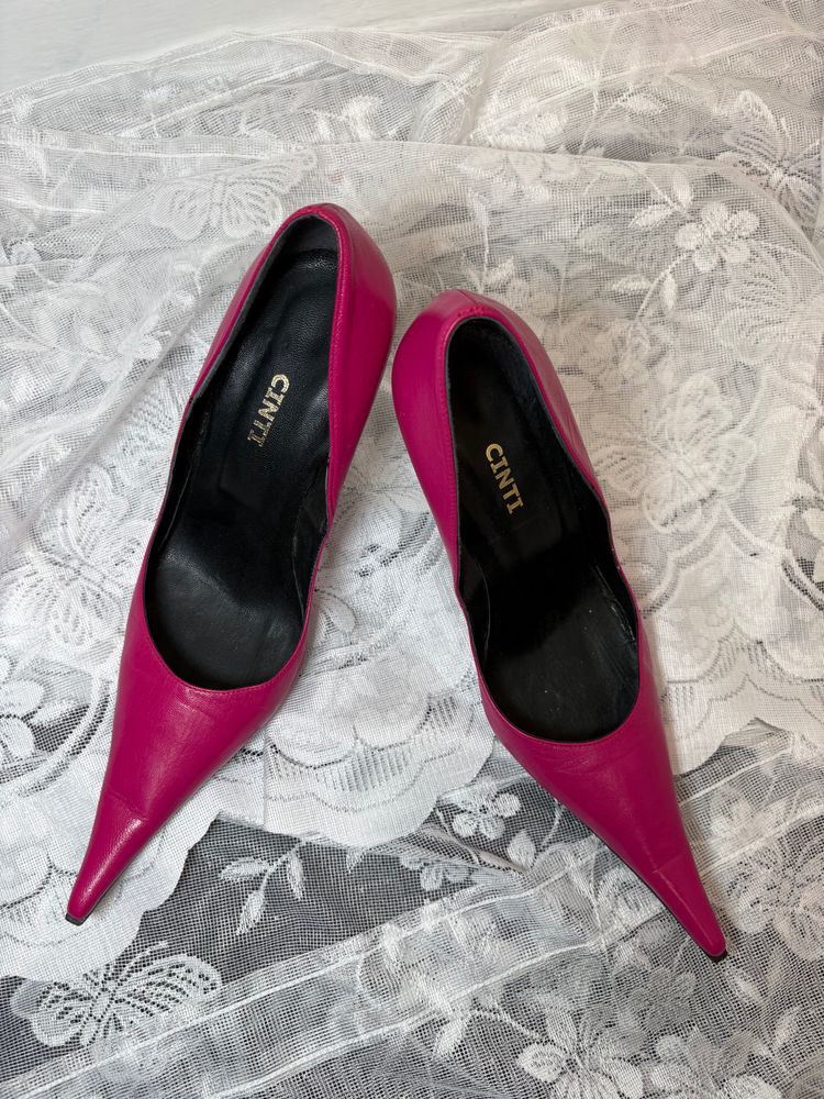Vintage 90s/00s Pink Pointed-Toe High Heel Stilettos  3