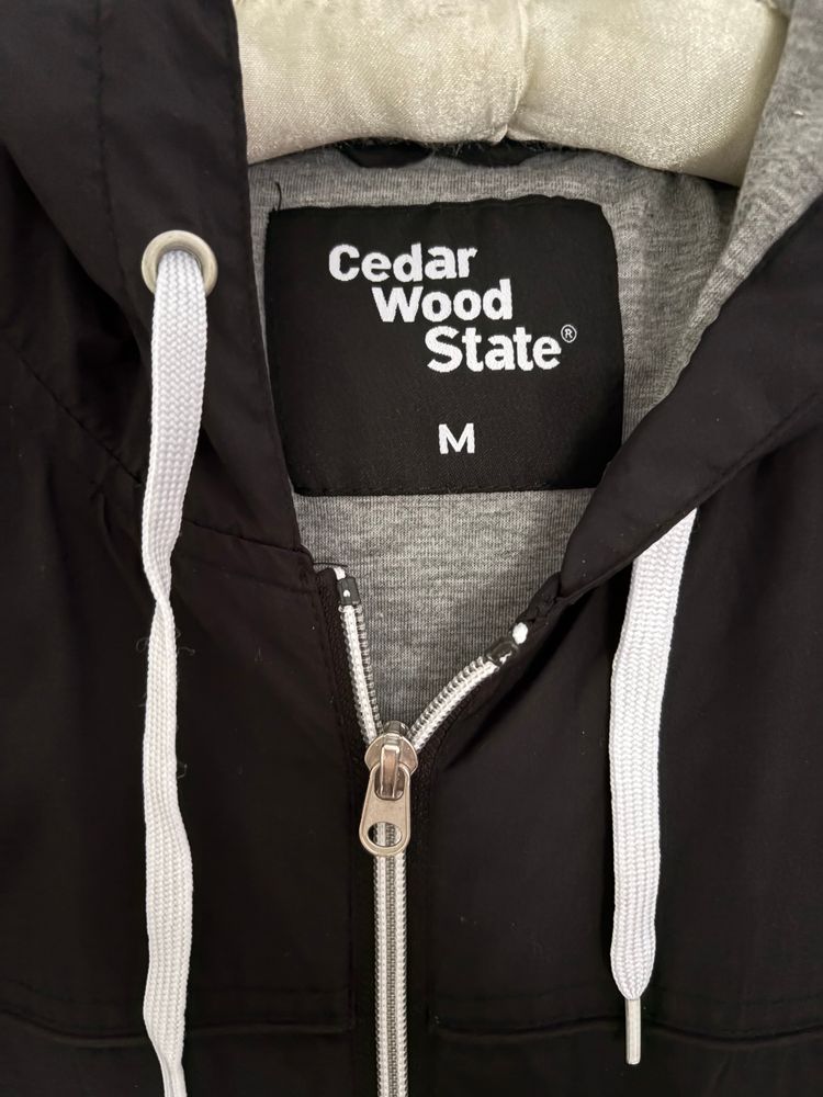 Cedar Wood State Black Hooded Jacket imagen 3