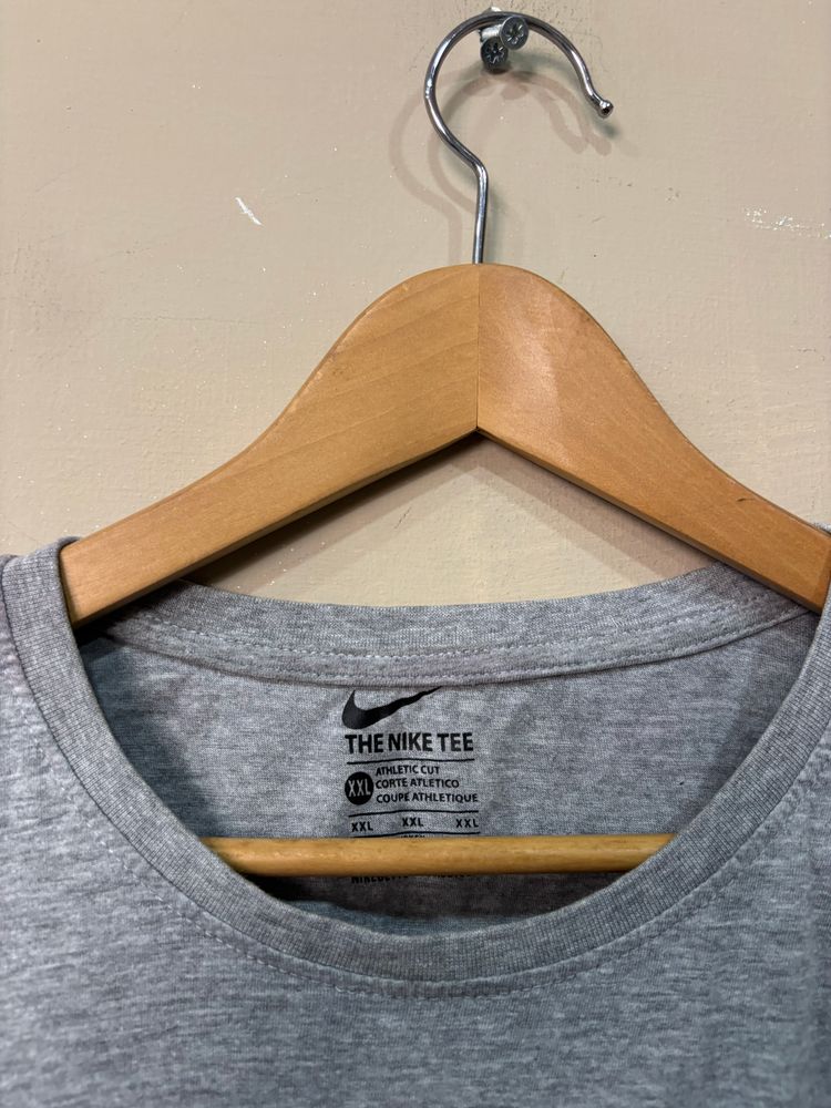 Nike Grey T-Shirt 3