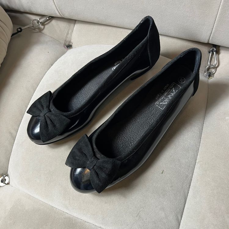 Black Ballet Flats With Bow Detail
