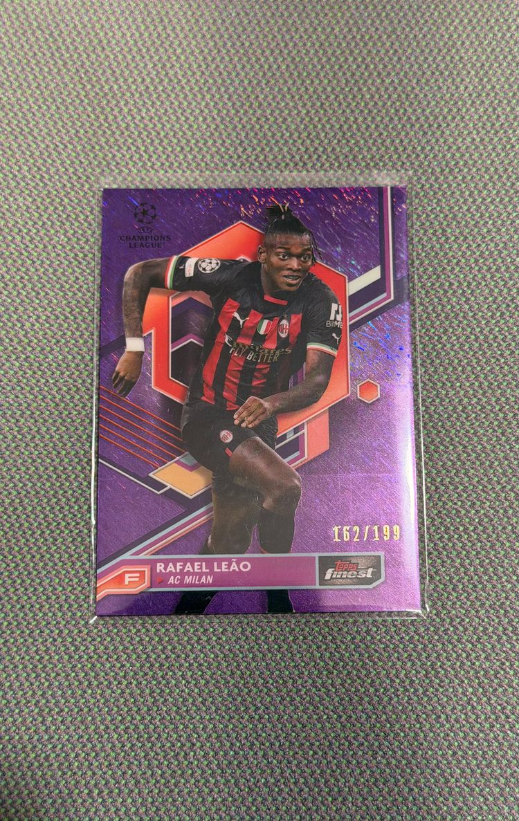 Topps Finest Rafael Leão 162/199 image 1