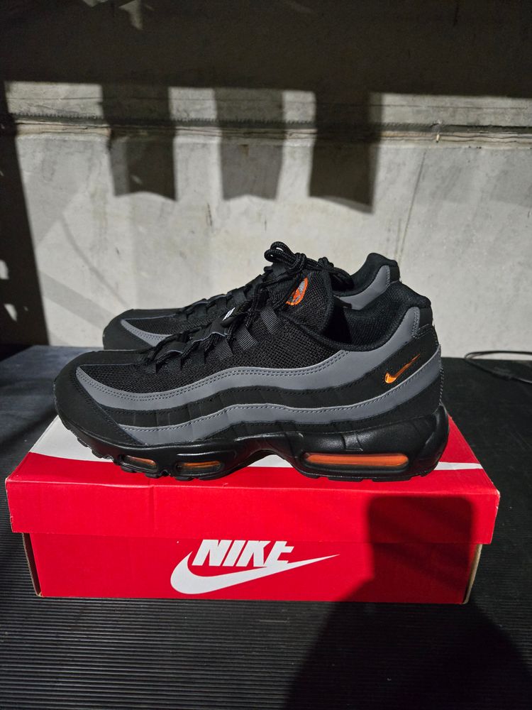 A-999303 Nike AM95 Black Grey Safety Orange New In Box