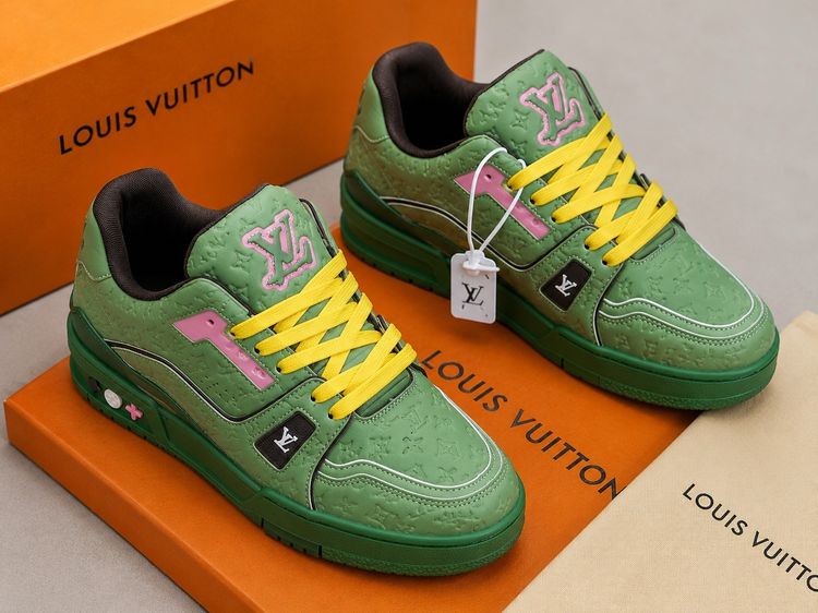 Louis Vuitton Louis Vuitton Green Sneakers product image