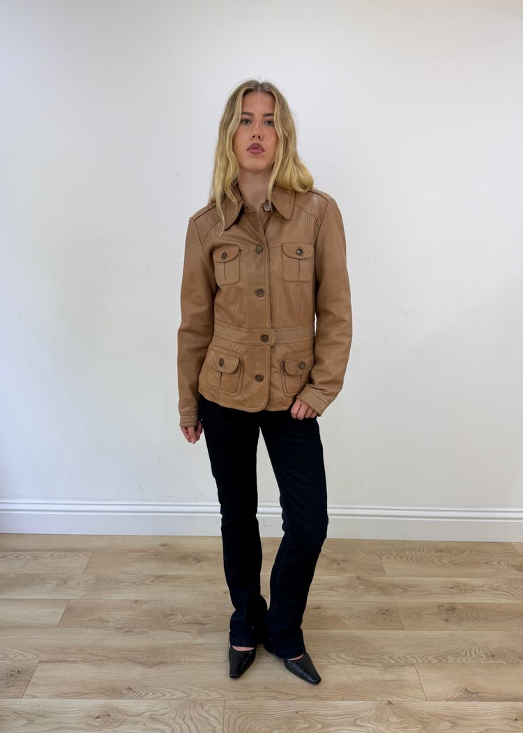 Immagine di large brown leather jacket 1