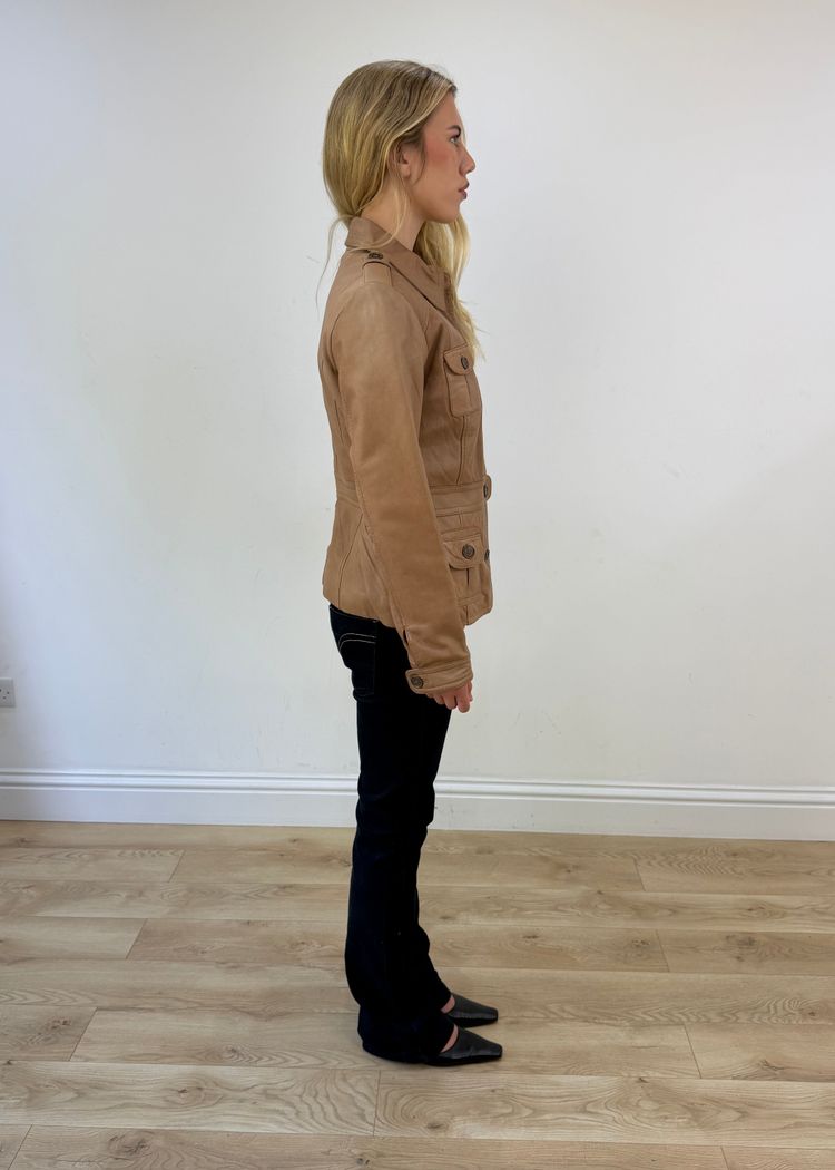 Immagine di large brown leather jacket 2