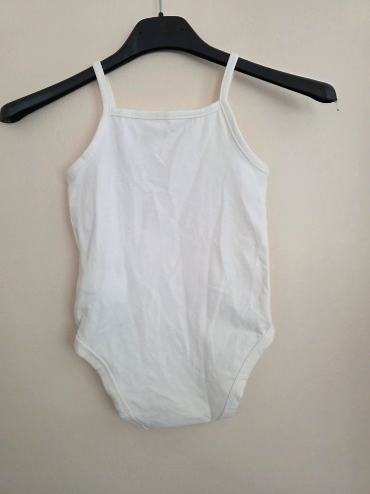 Immagine di 🤍 Shein Pack of 5 White / Cream Strappy Cami Baby Bodysuits / Vests (18-24 Months) New with Tags 5
