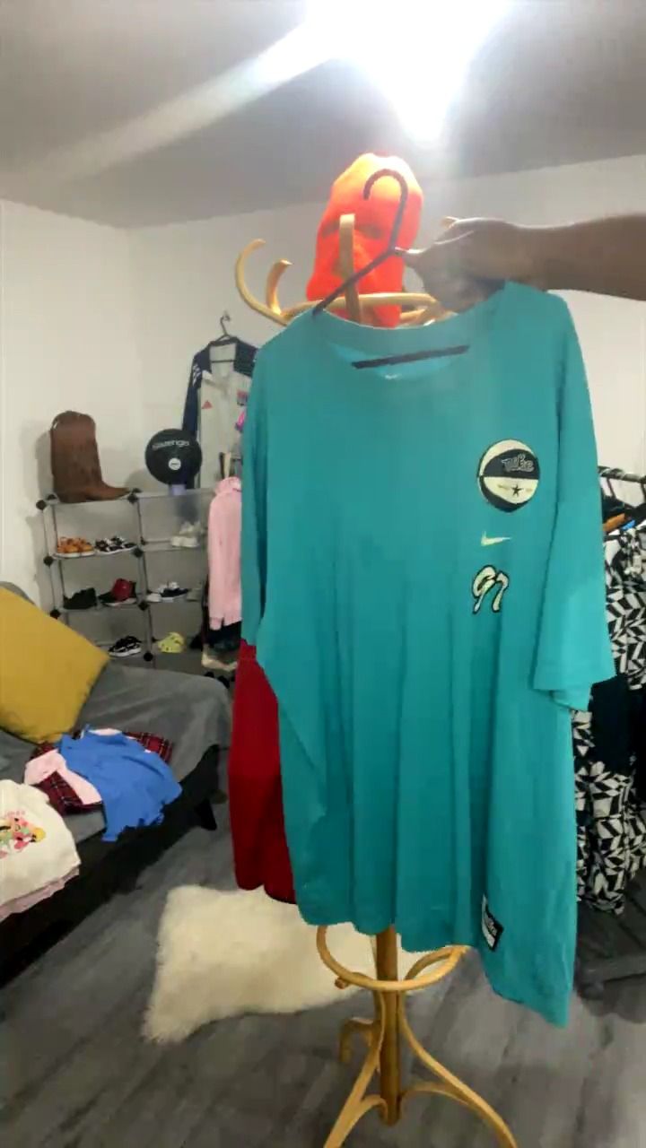 Nike GIVEAWAY NIKE TEE XL product image