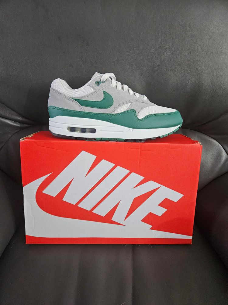 Air Max 1 - Evergreen (Rare)