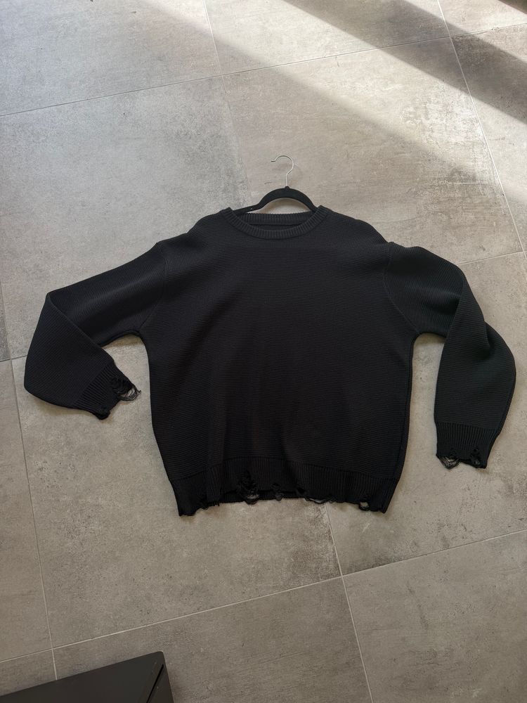 Maglione nero KISHTA strappato