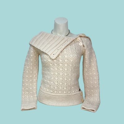 Cream Knit Sweater With Buttoned Collar And Hem