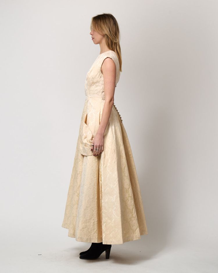 1950s Harrods Cream Brocade Wedding Dress with Petticoat 14
