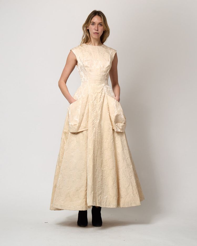 1950s Harrods Cream Brocade Wedding Dress with Petticoat 13