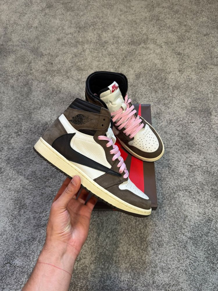 Jordan 1 High OG Travis Scott Mocha (Pads)