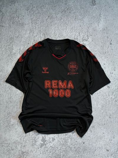 Hummel Black Sports Jersey