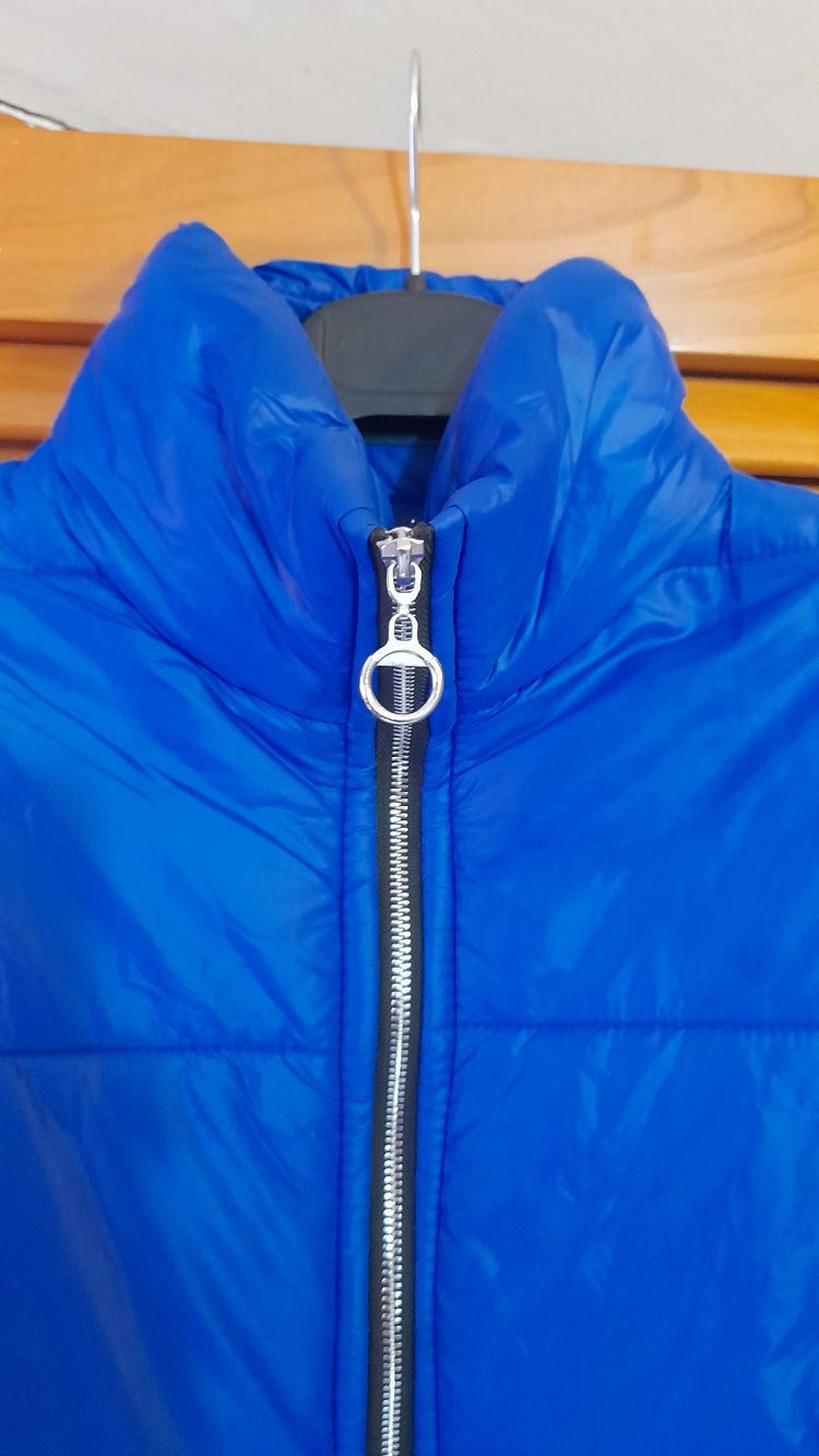 Giacca piumino azzurra da donna corta  image 4