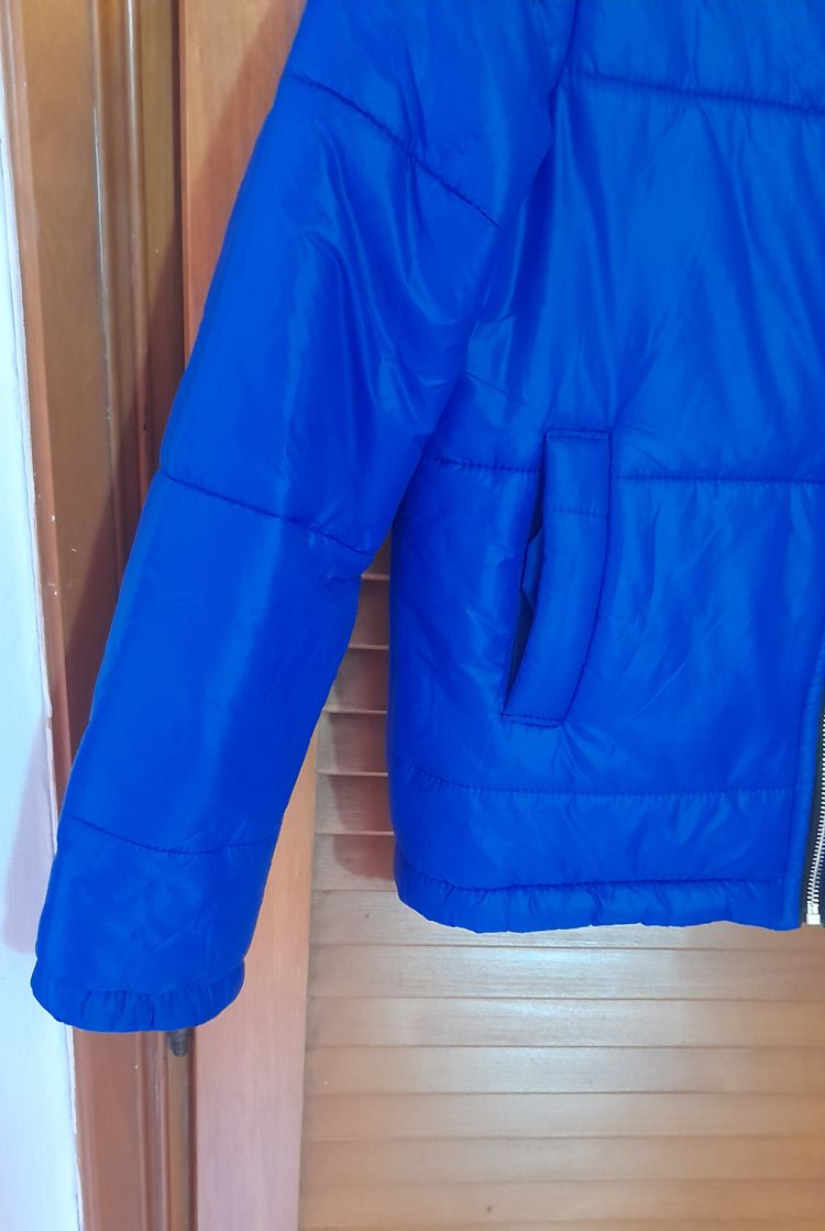 Giacca piumino azzurra da donna corta  image 5
