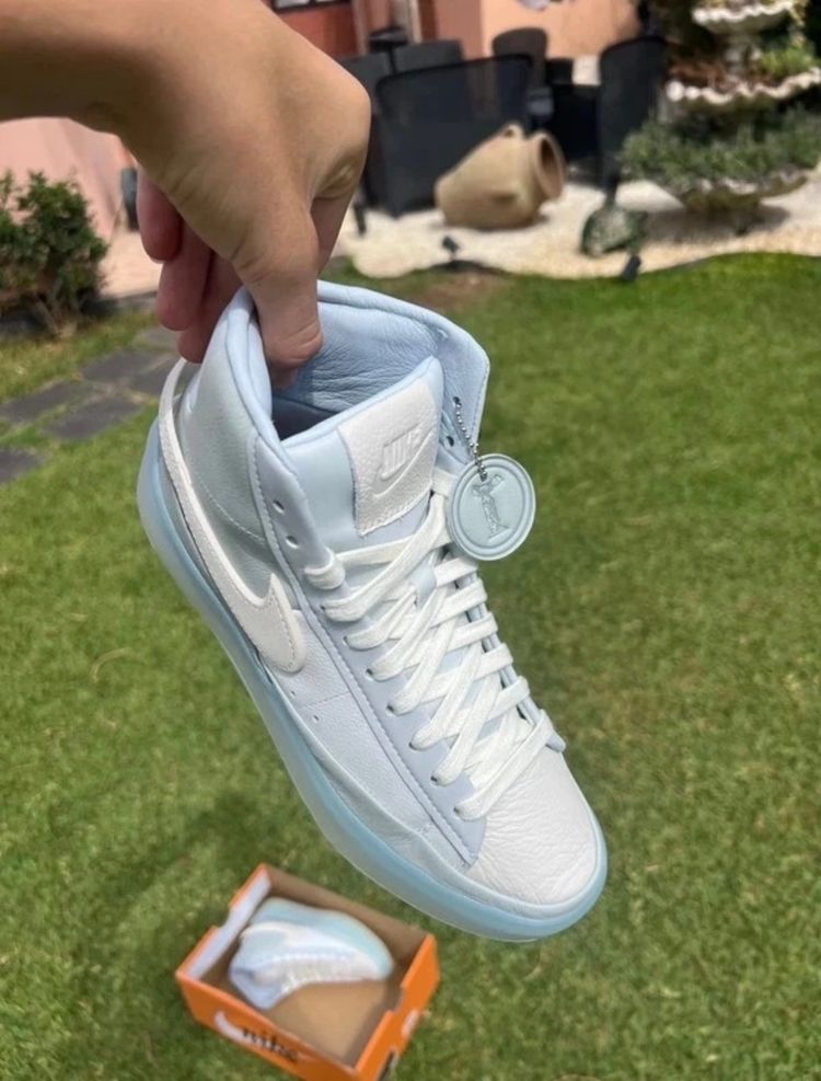 Nike Blazer Phantom Mid Sneakers image 2