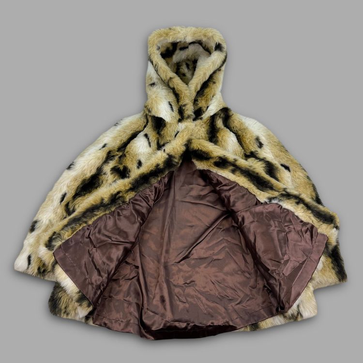 Immagine di Marble 2000's faux lynx fur hooded coat with clasp closures (XS) wms 8
