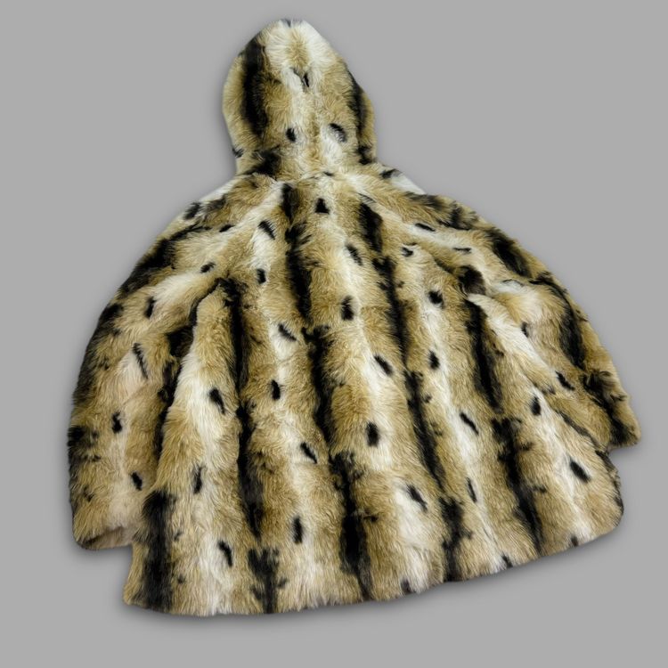 Immagine di Marble 2000's faux lynx fur hooded coat with clasp closures (XS) wms 17